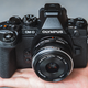 Illustration for article titled Olympus OM-D E-M1 Hands-On: So Hot You Wont Believe Its Mirrorless